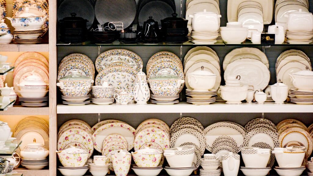 Kitchenware and dinner ware utensils